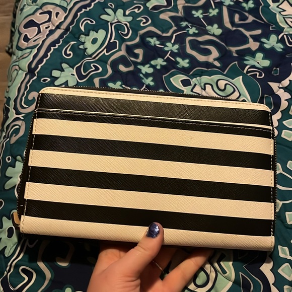 Wallet - Picture 3 of 3